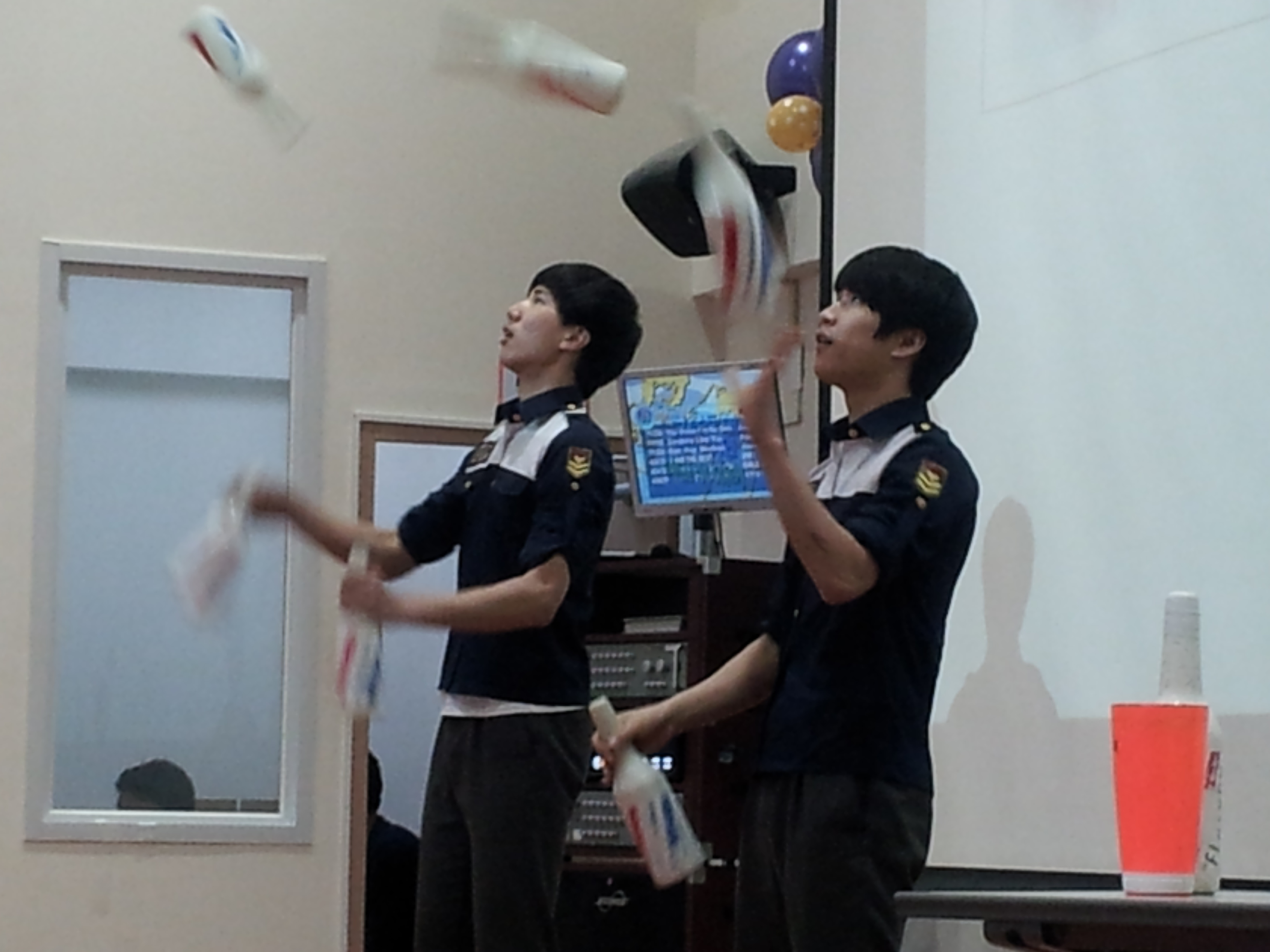 ����̳����