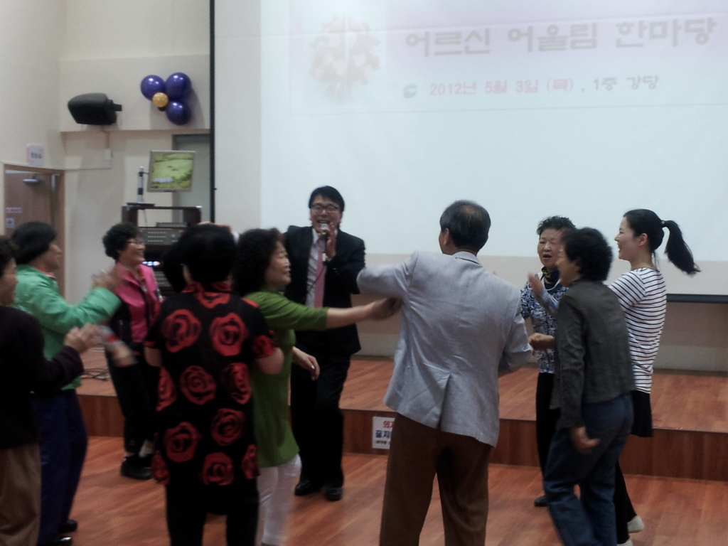 ����̳����